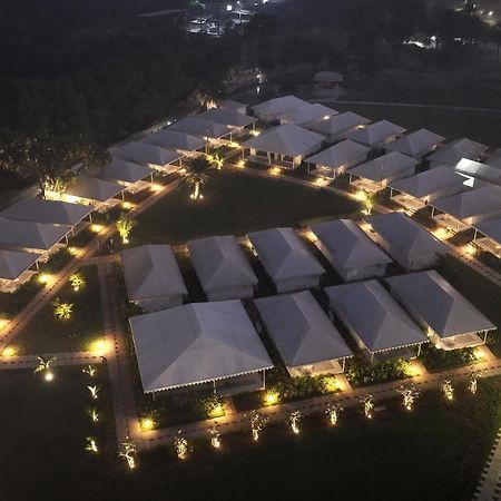 The Fern Seaside Luxurious Tent Resort Daman Damão Exterior foto